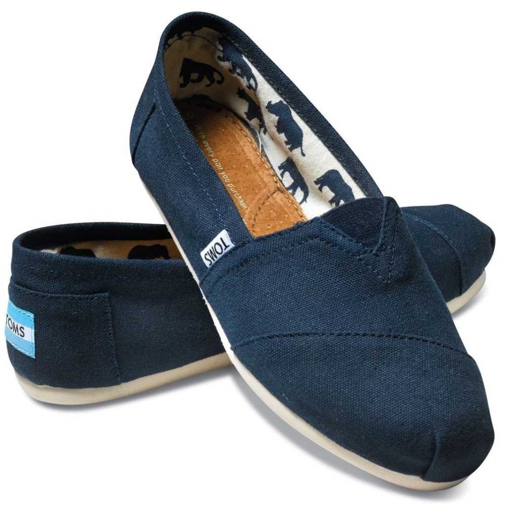 NWT TOMS Classic Navy Canvas size 5.5